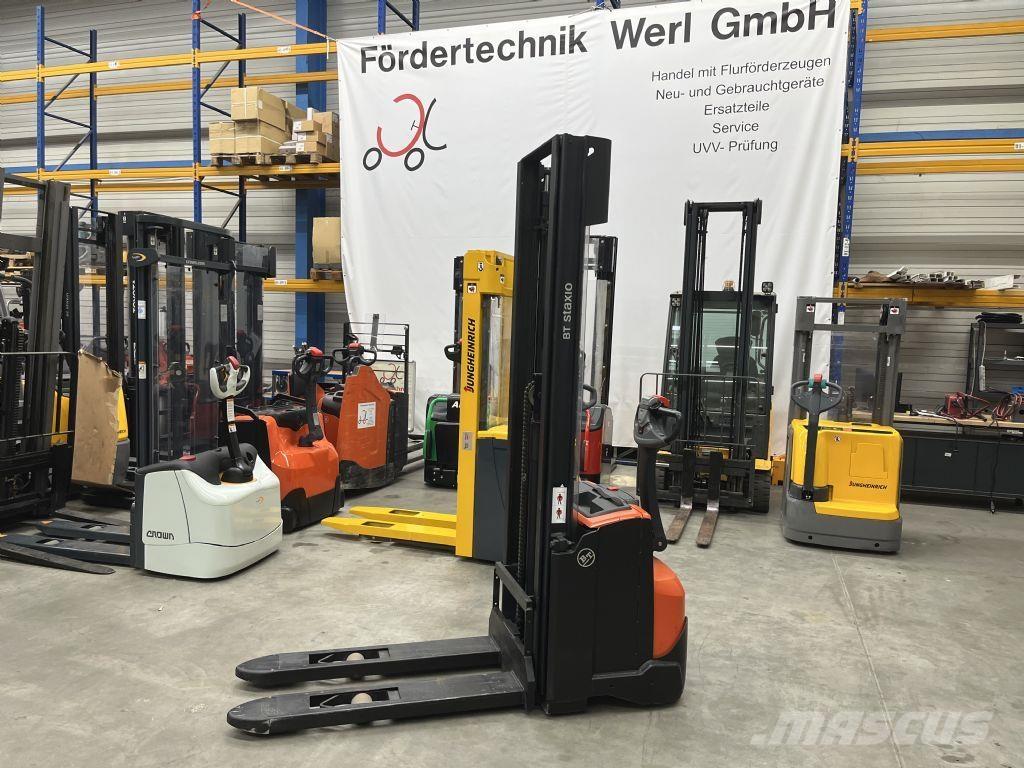 BT SWE 120 Gaffelstabler med gående fører