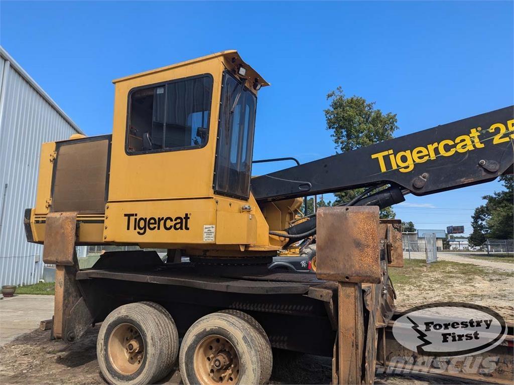 Tigercat 250D Knuckleboom læssere