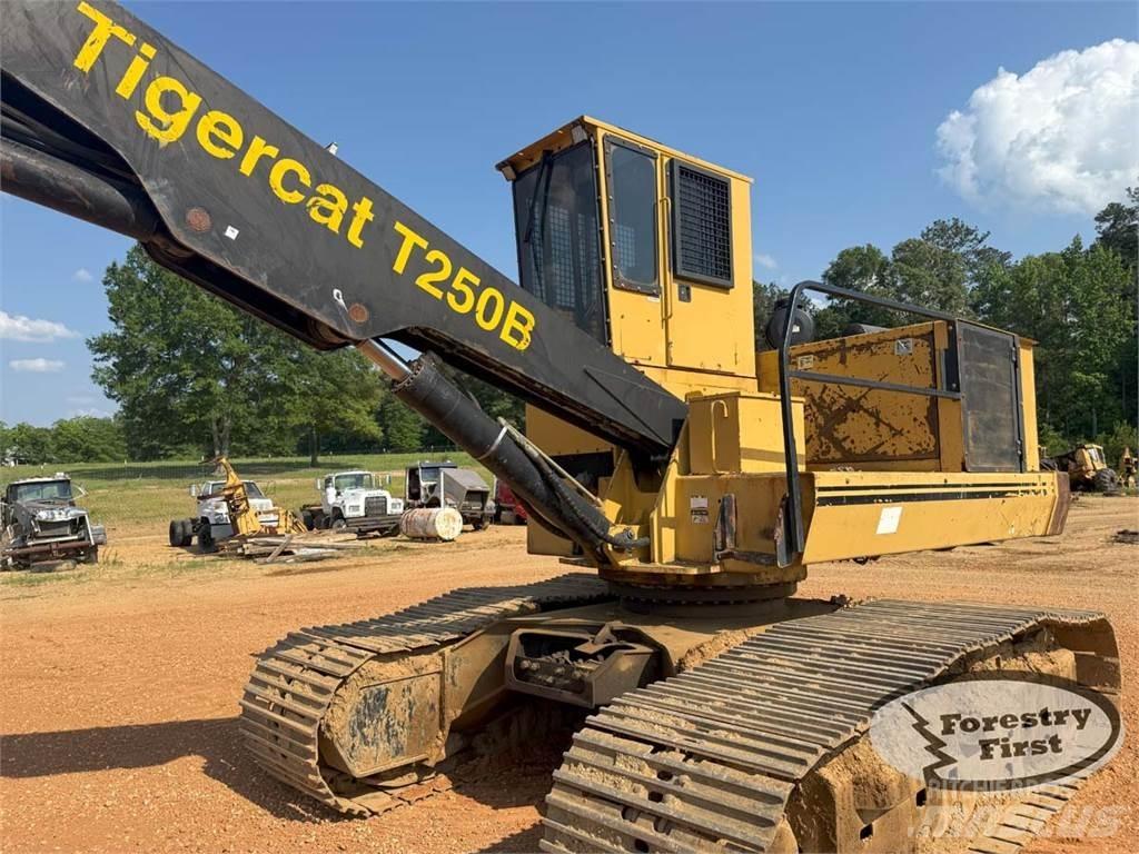 Tigercat T250B Knuckleboom læssere