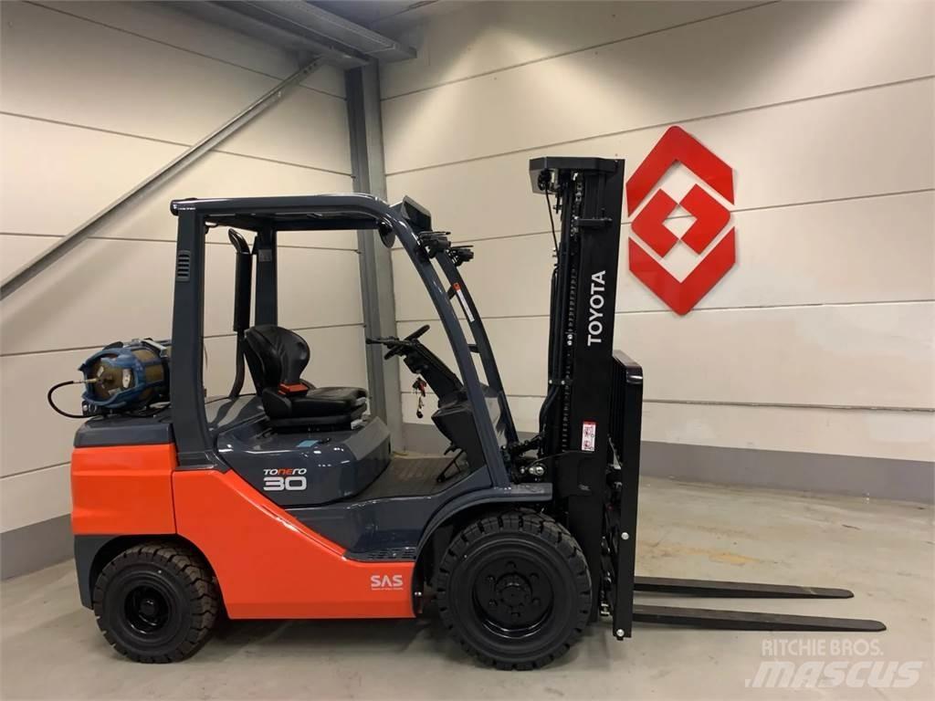 Toyota 02-8FGF30 LPG gaffeltrucks