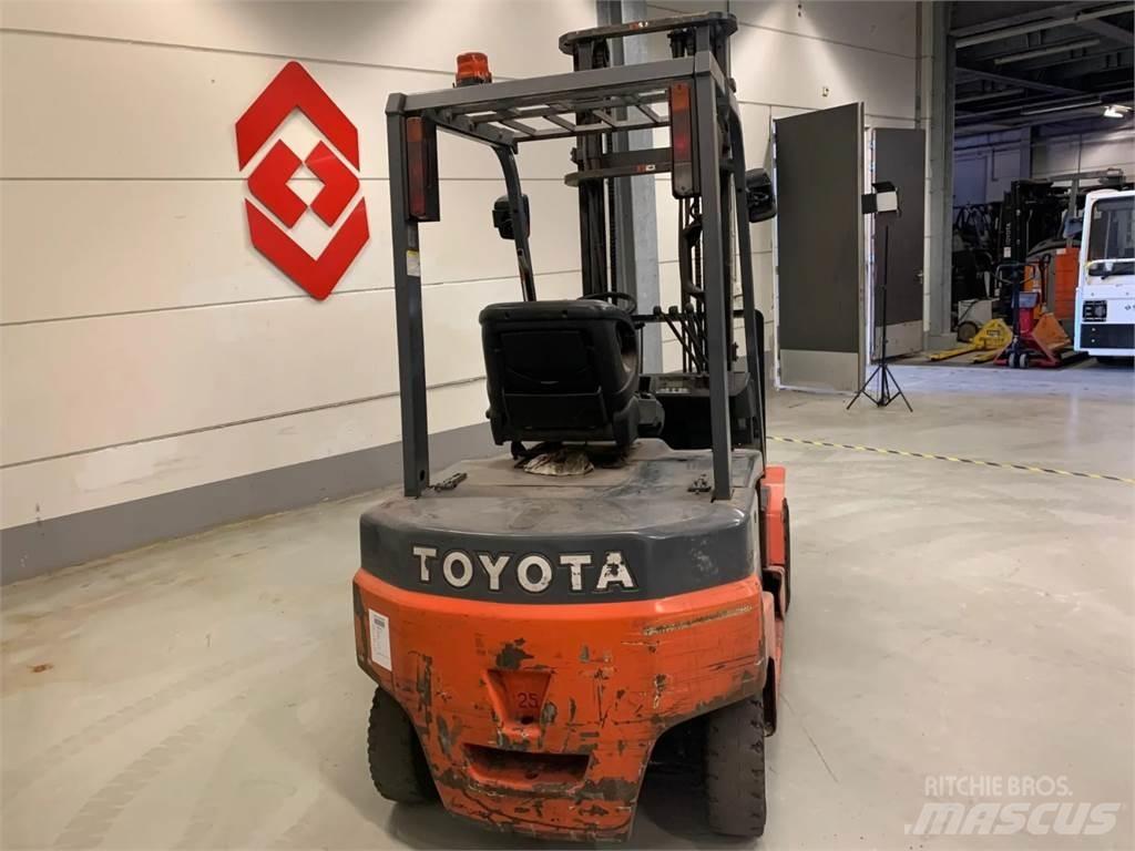 Toyota 8FBN25 El gaffeltrucks