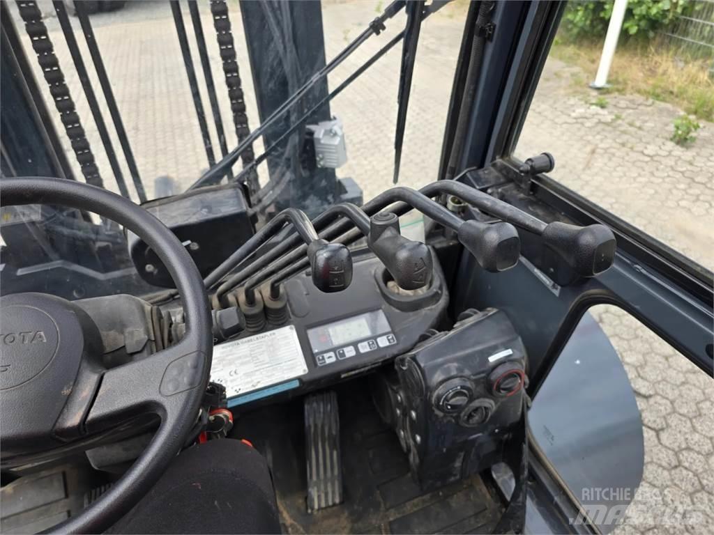 Toyota 8FD70F Diesel gaffeltrucks