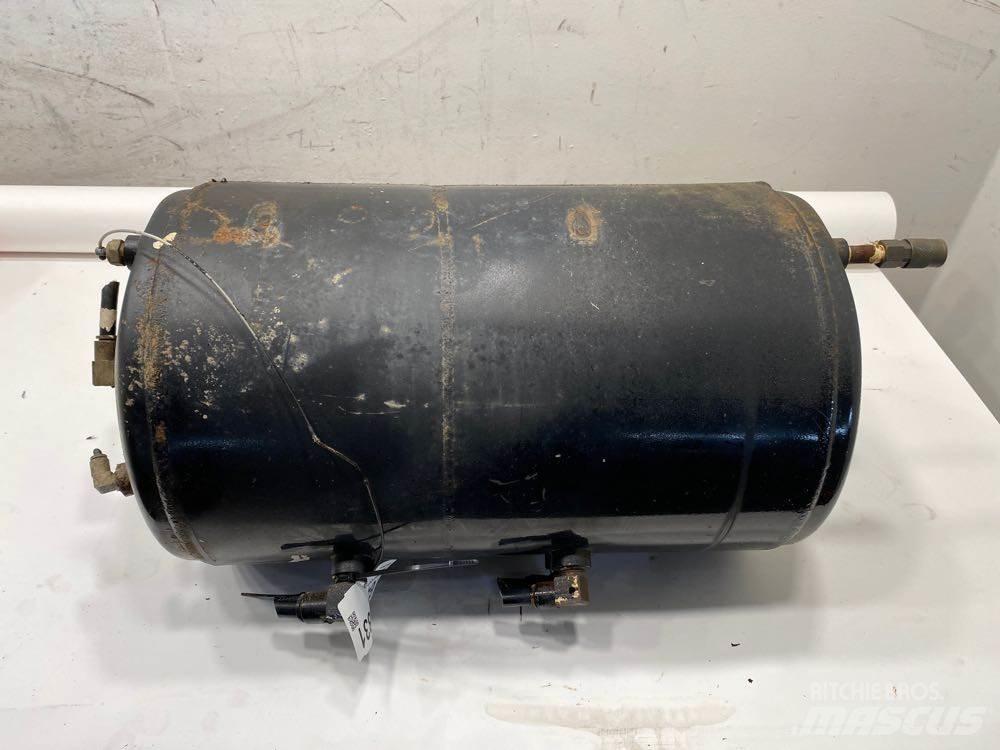 Mack CV713 Transport – Andet