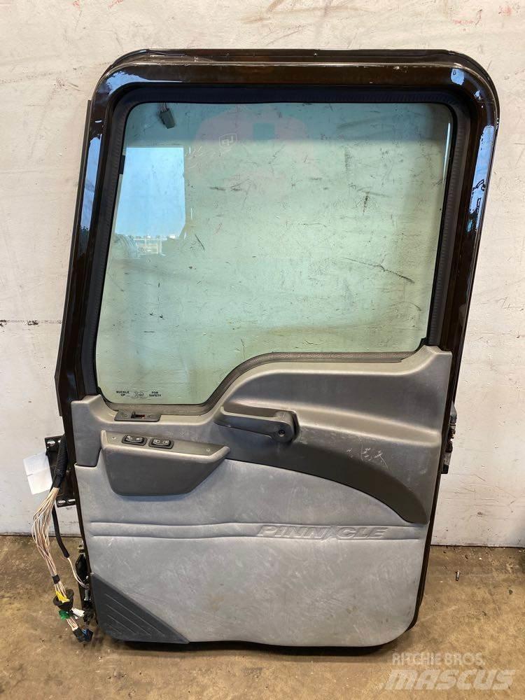Mack CXU Transport – Andet