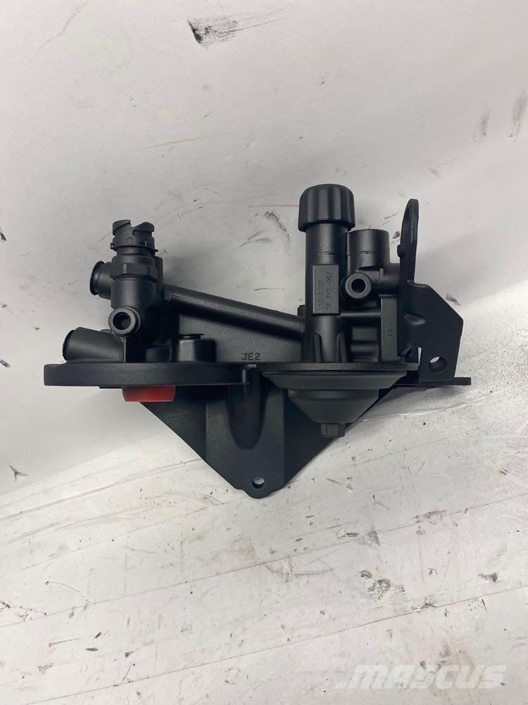 Mack MP8 Transport – Andet