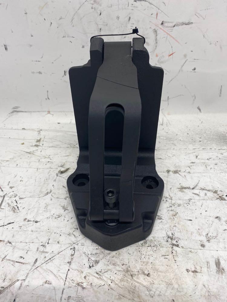 Mack MP8 Transport – Andet