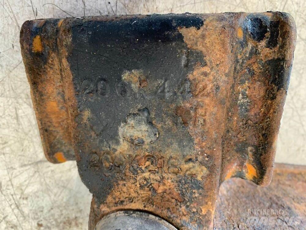 Mack RD680 Chassis og suspension