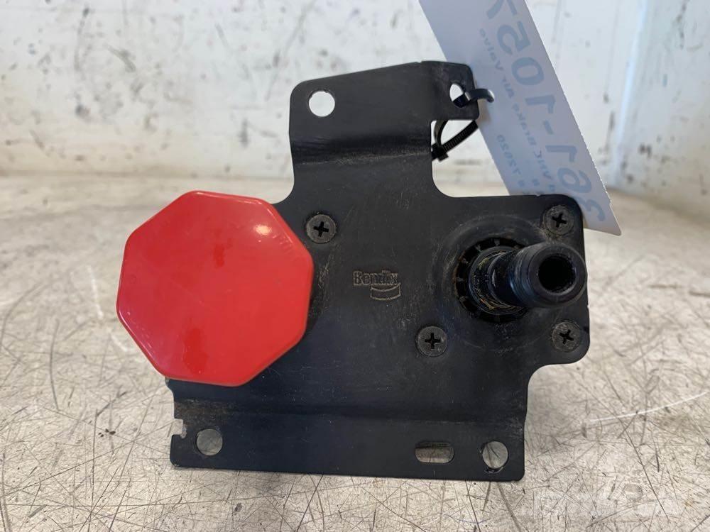 Volvo VNL Transport – Andet