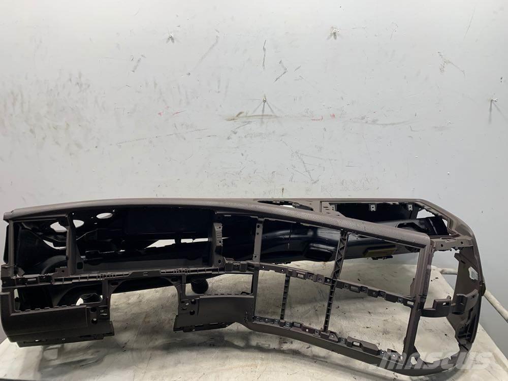 Volvo VNL Transport – Andet