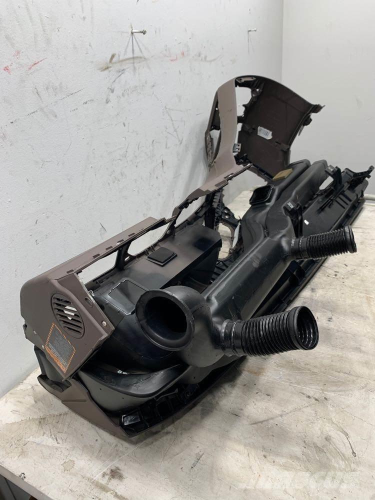 Volvo VNL Transport – Andet