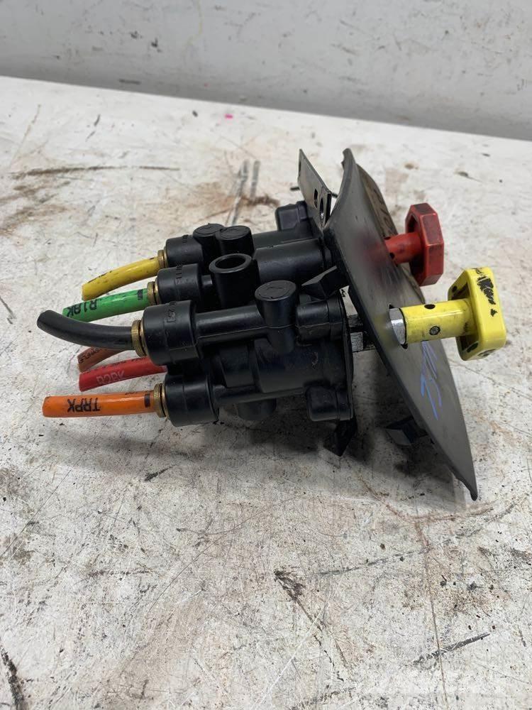 Volvo VNL Transport – Andet