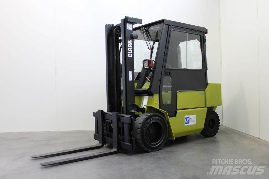 Clark DPM 30 Diesel gaffeltrucks