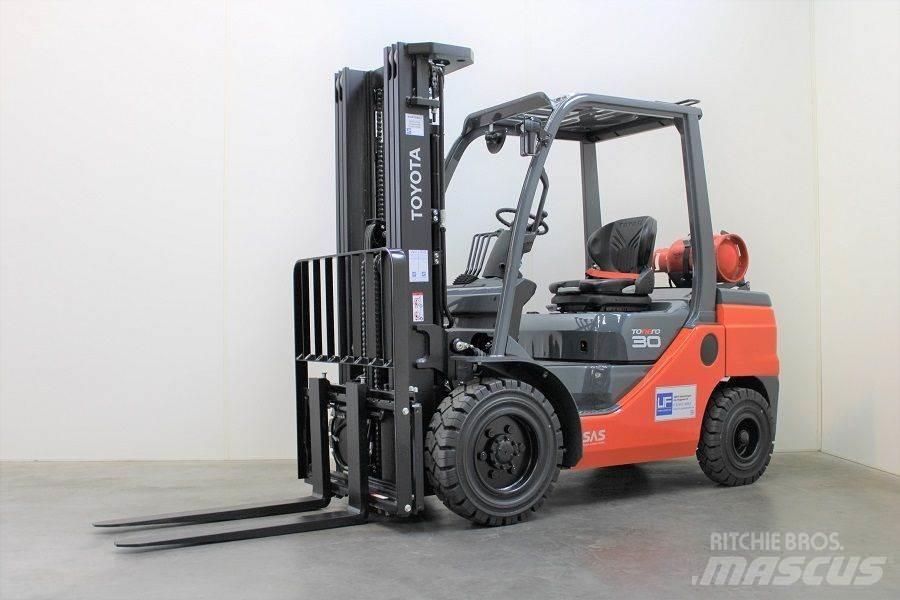 Toyota 02-8FGF30 LPG gaffeltrucks