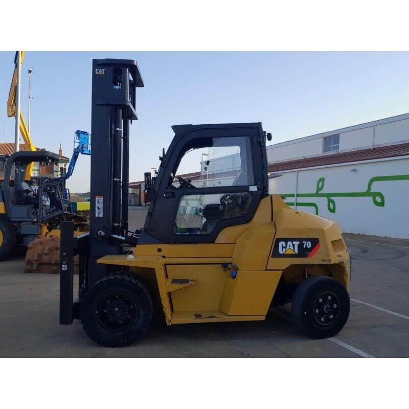 CAT DP70N1 Terrængående gaffeltruck