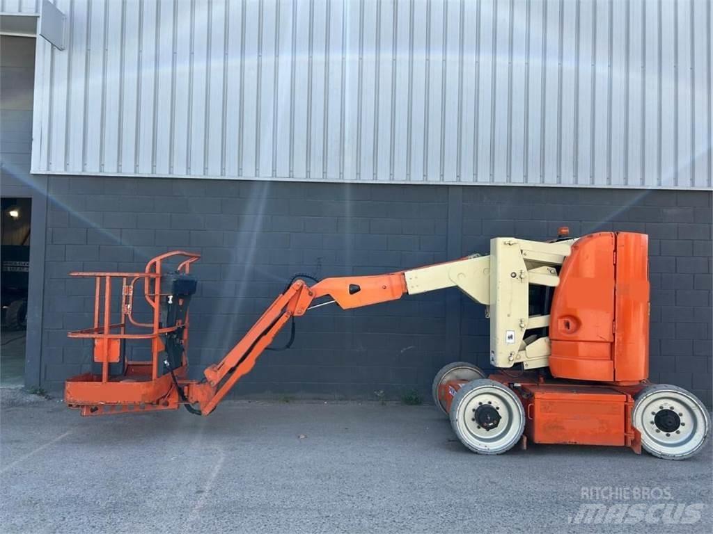 JLG E300AJ Bomlifte med knækarm