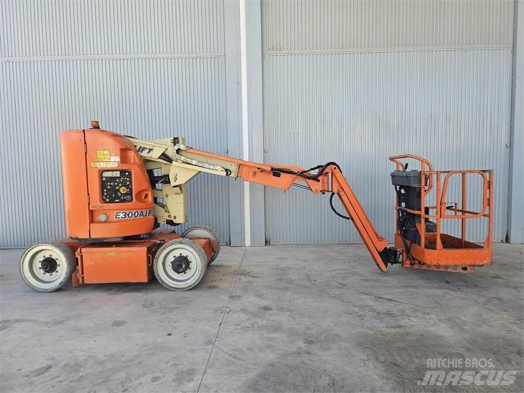 JLG E300AJP Bomlifte med knækarm