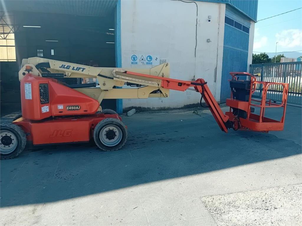 JLG E450AJ Bomlifte med knækarm