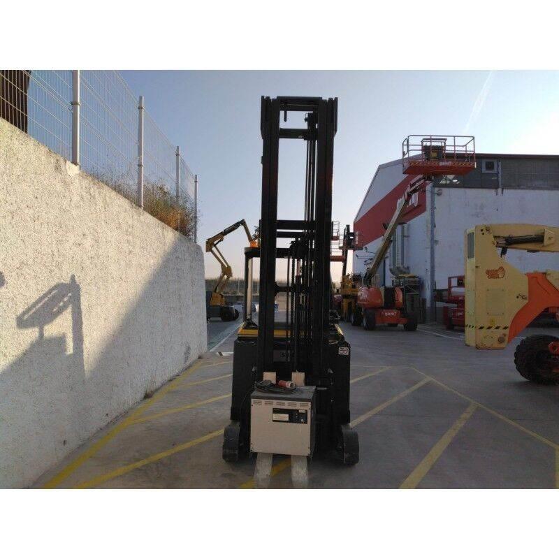 Yale MR14 Reachtruck