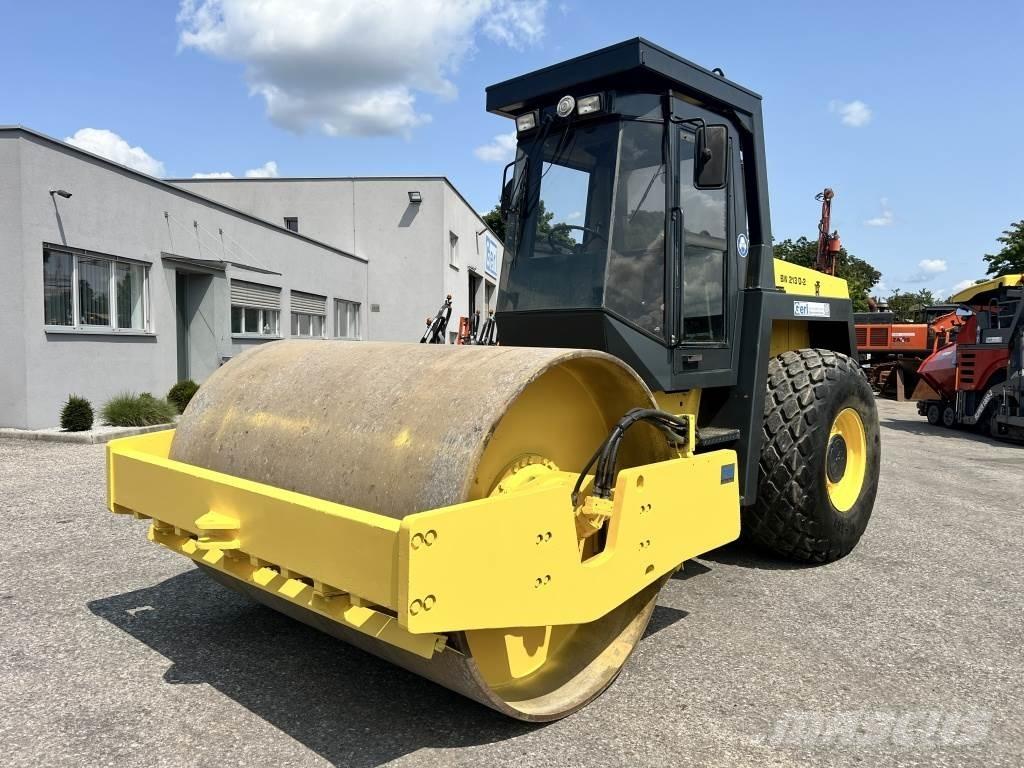 Bomag BW 213 D-2 Enkelt tromle
