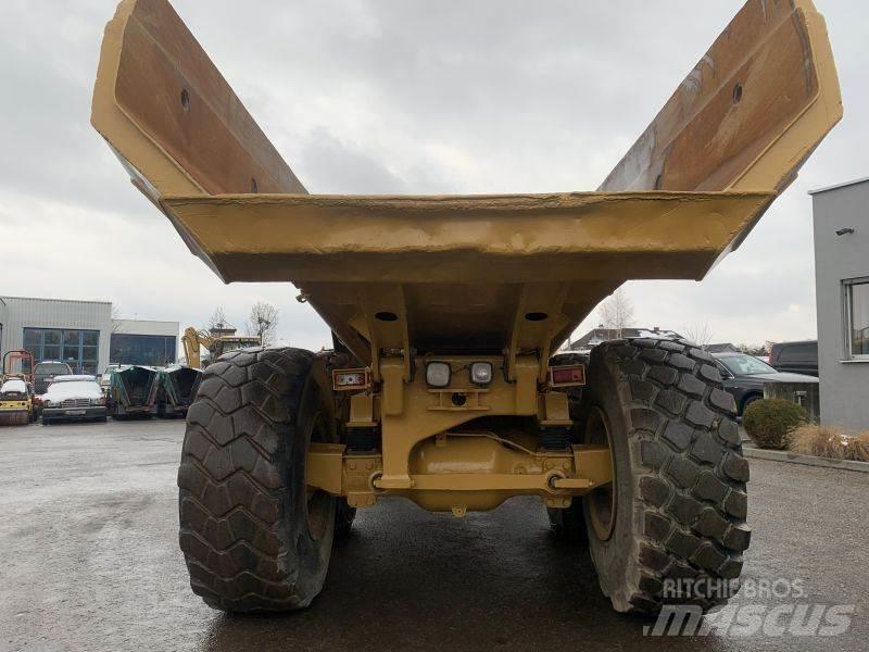 CAT 730 Terrængående lastbiler