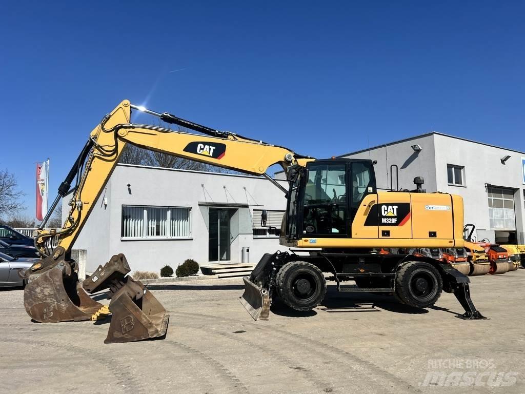 CAT M 320 F Gravemaskiner på hjul