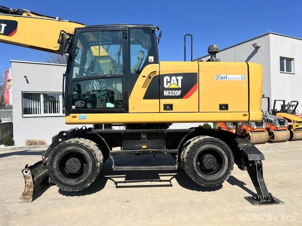 CAT M 320 F Gravemaskiner på hjul