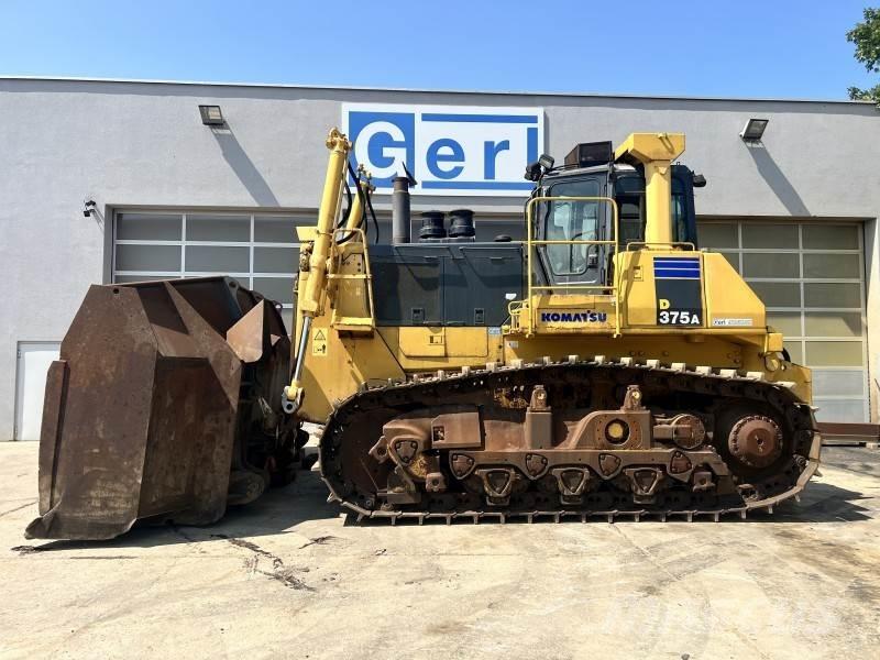 Komatsu D 375 A-5EO Bulldozer på larvebånd