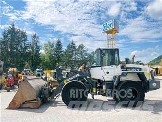 Komatsu WA250PZ-6 Læssemaskiner på hjul