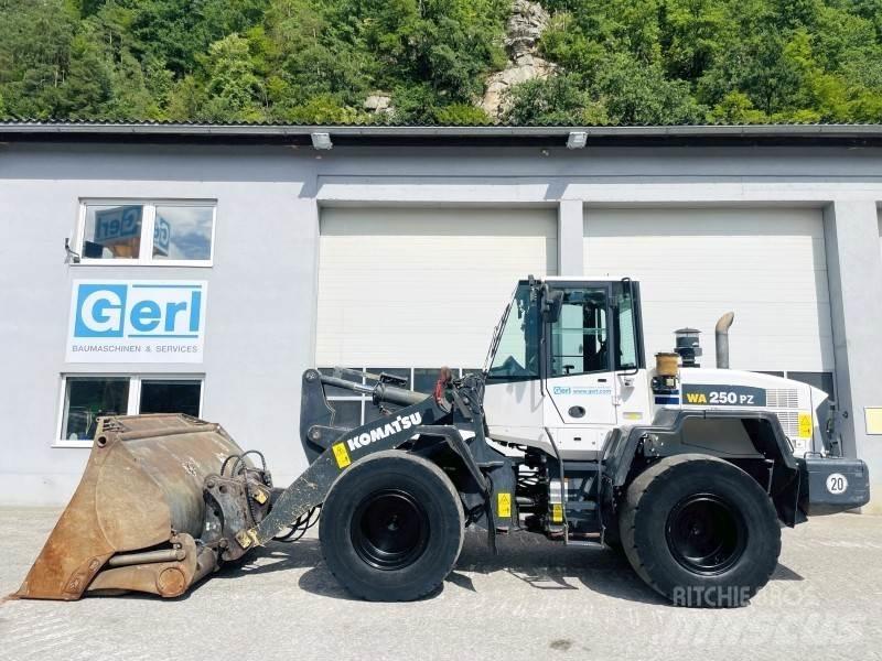 Komatsu WA250PZ-6 Læssemaskiner på hjul