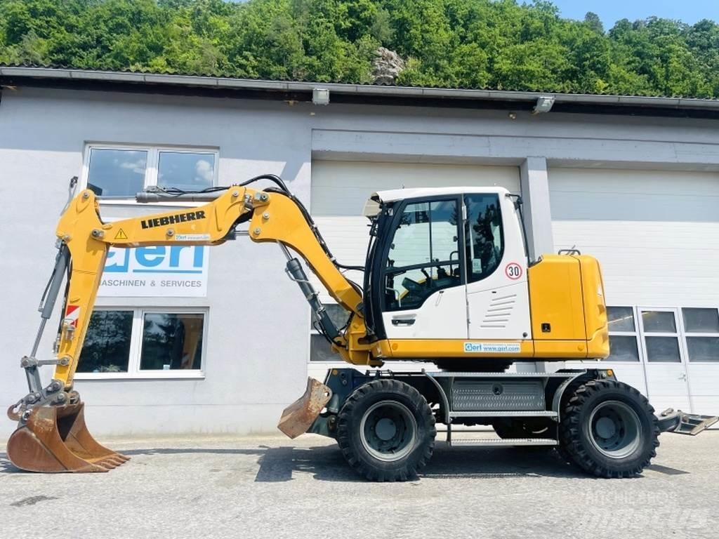 Liebherr A910 Compact Gravemaskiner på hjul