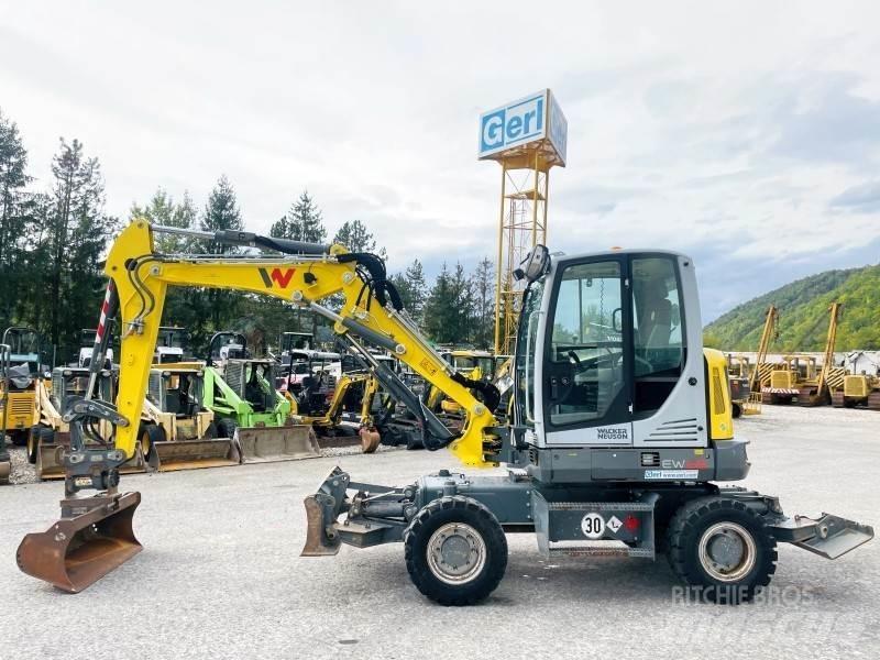Neuson EW65 Gravemaskiner på hjul