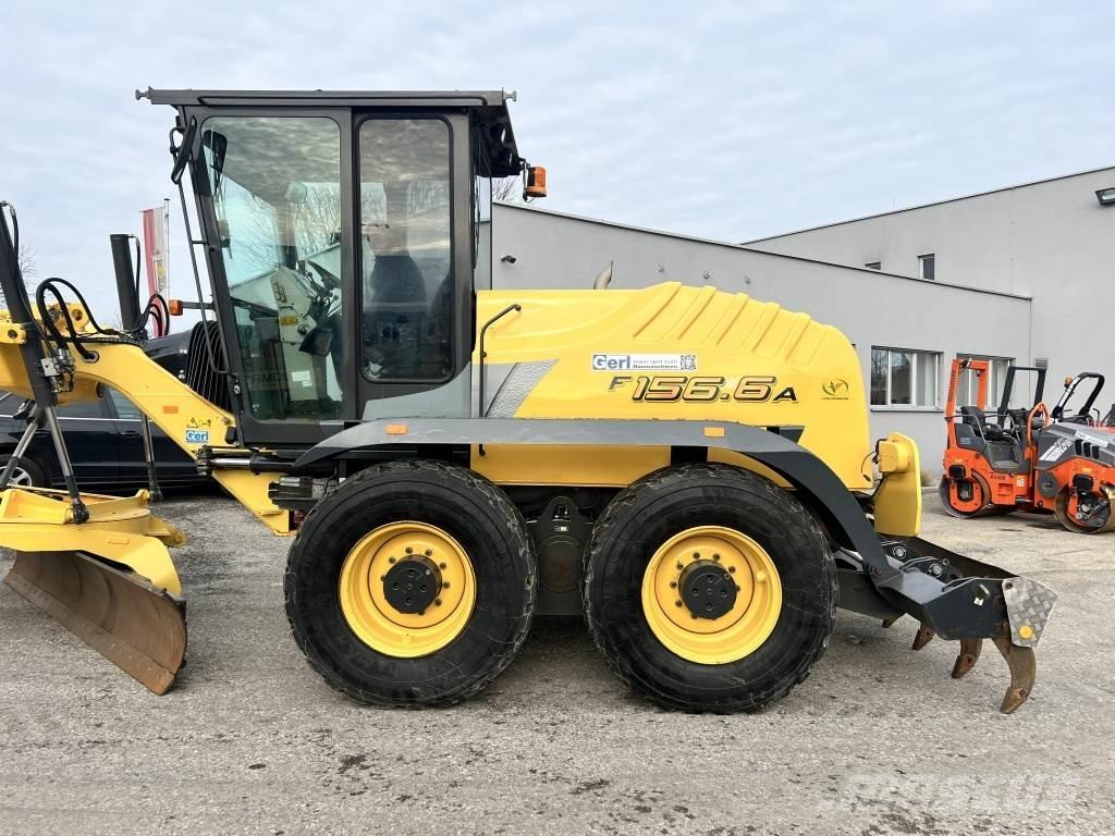 New Holland F 156.6 A Vejhøvle / Gradere