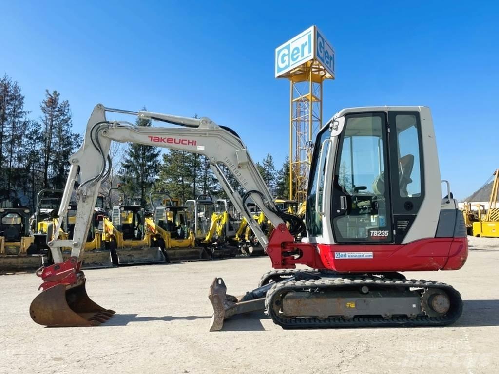 Takeuchi TB235 Minigravemaskiner