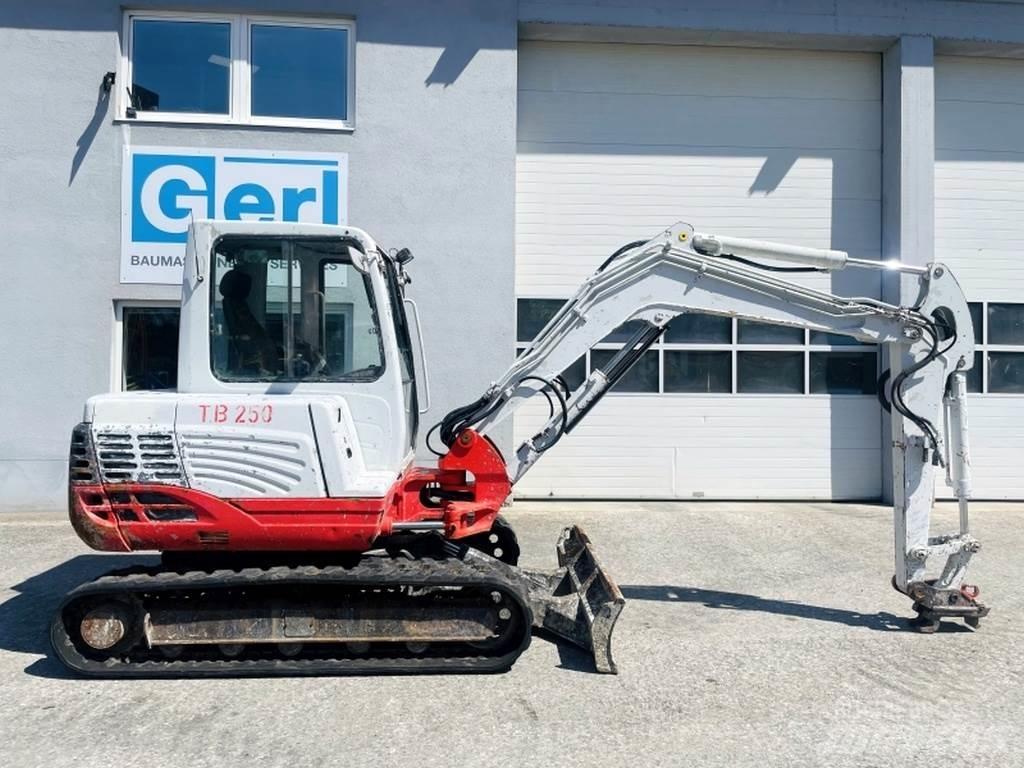 Takeuchi TB250 Minigravemaskiner