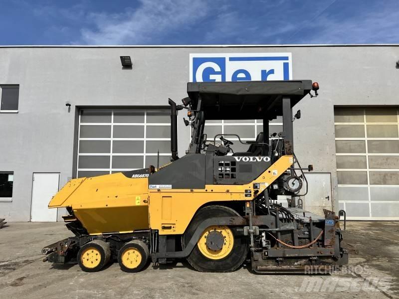  Volvo-ABG 6870 Asfaltudlæggere