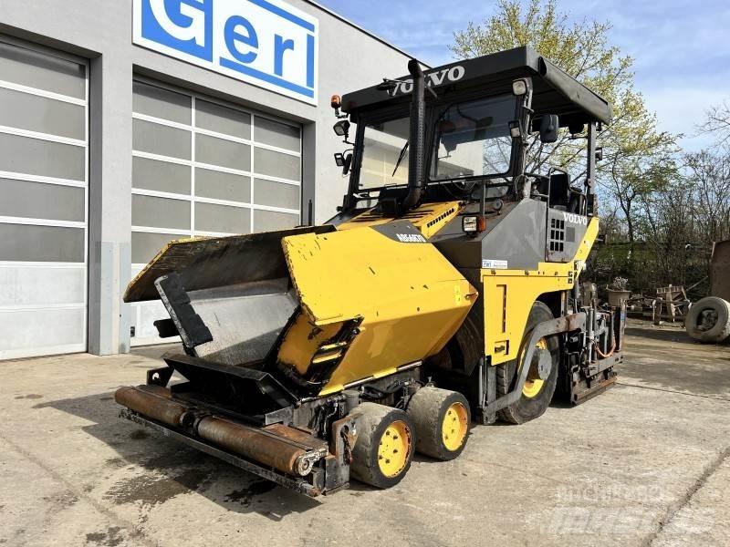  Volvo-ABG 6870 Asfaltudlæggere