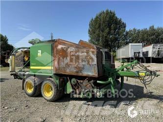 John Deere 744 Pakkemaskiner