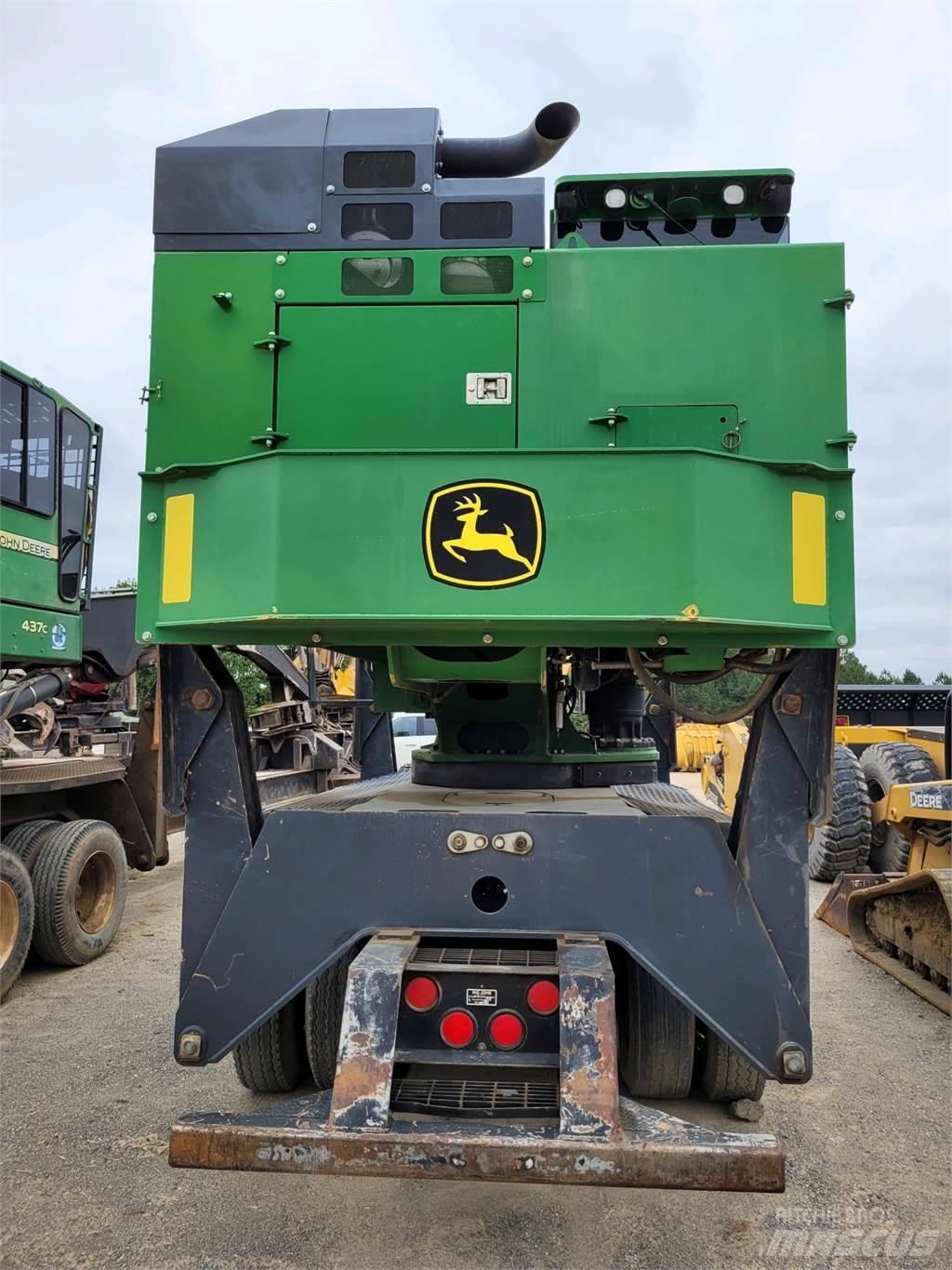 John Deere 437E Larvebåndslæssere