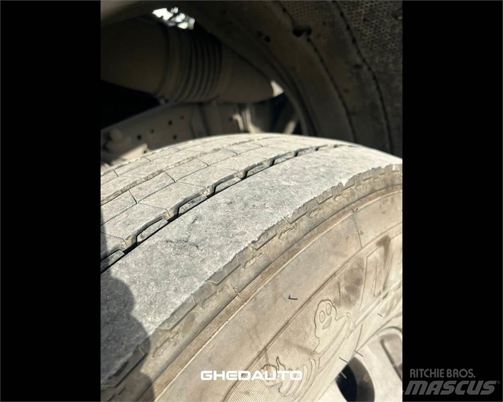 Iveco AS440ST Fast kasse