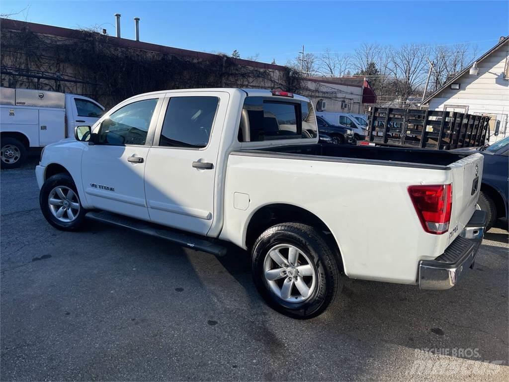 Nissan Titan Pickup/Sideaflæsning