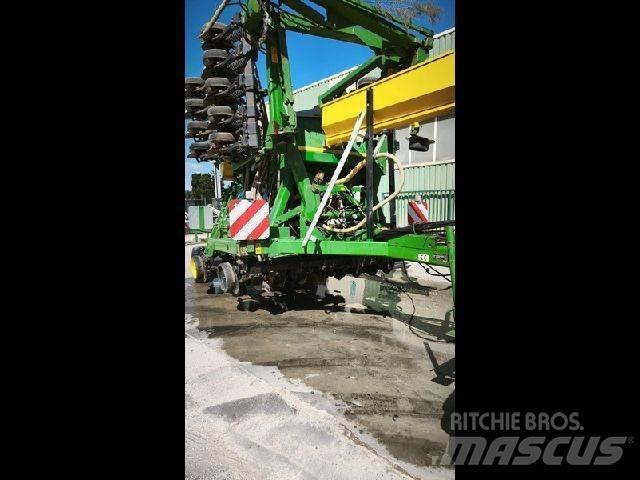 John Deere 750A Andre såmaskiner
