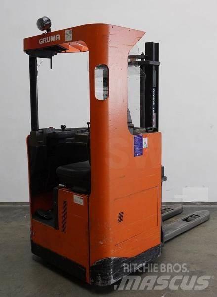 BT SRE135 Selvkørende stablere