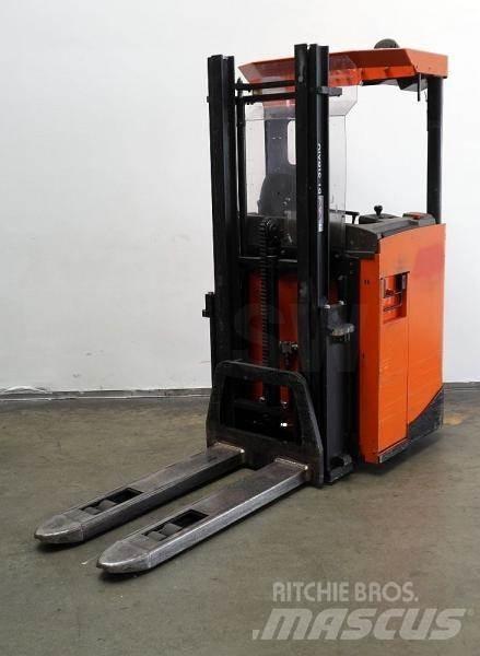 BT SRE135 Selvkørende stablere