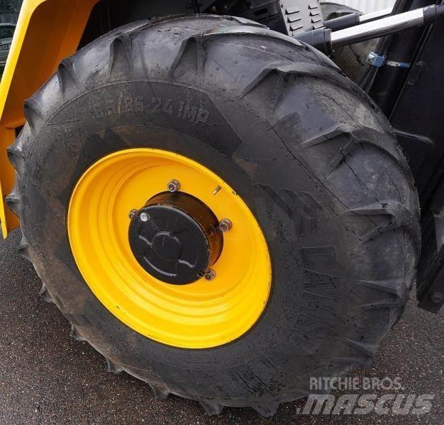 JCB 940-4 Terrængående gaffeltruck