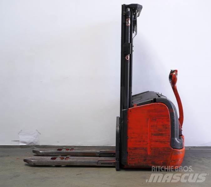 Linde L 14 372 Selvkørende stablere