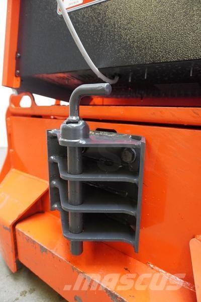 Linde P 30 132 Bugsertruck