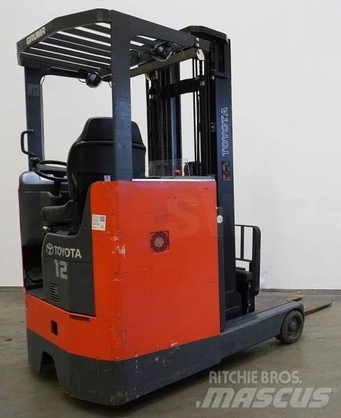 Toyota 6FBRE12 Reachtruck