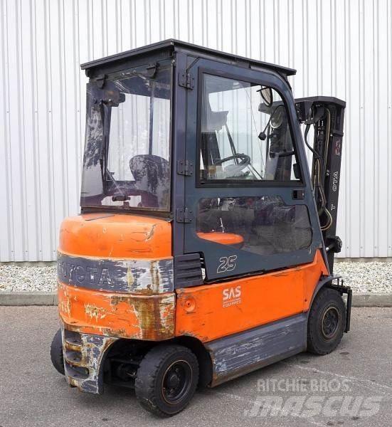 Toyota 7FBMF25 Gaffeltrucks - andre