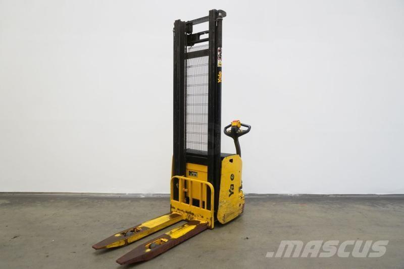 Yale MS12AC Selvkørende stablere