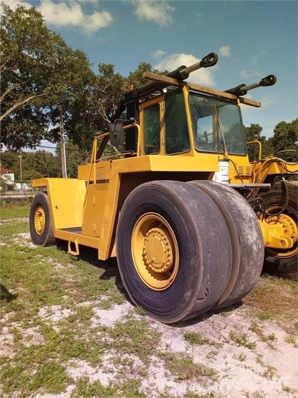 CAT V900 Gaffeltruck til containerhåndtering